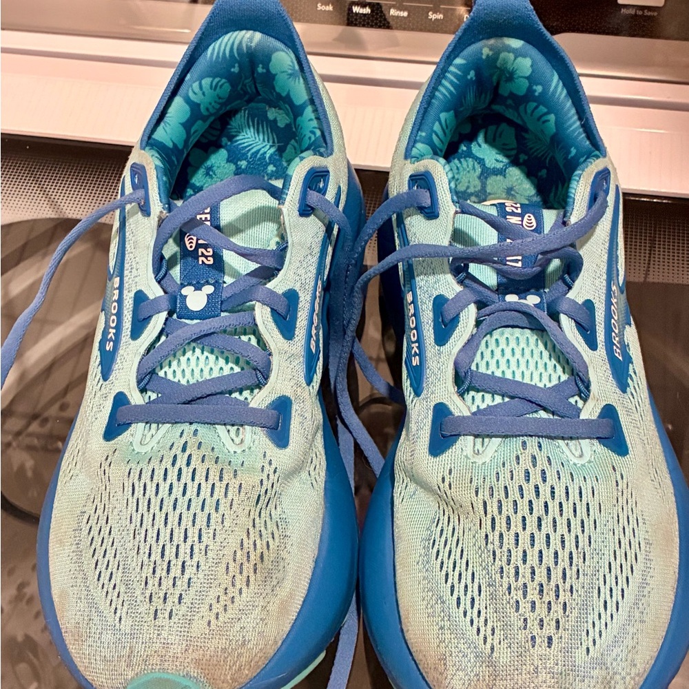 Brooks Rundisney Stitch Running Shoes women’s 8.5 - Picture 3 of 6